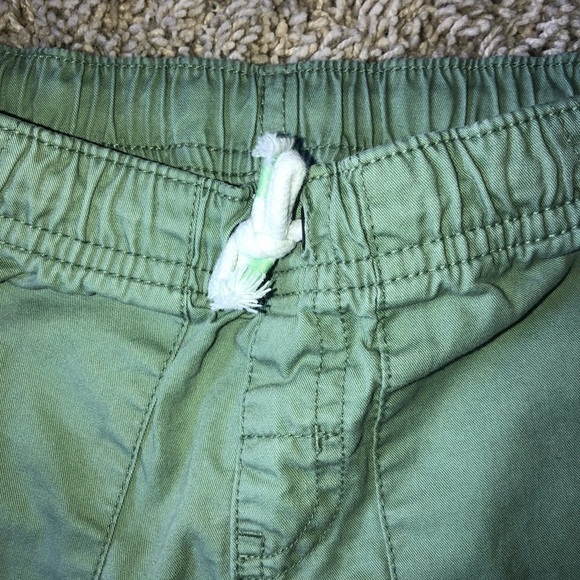 Cat and Jack Cargo Toddler Boys Green Shorts Drawstring 18 months Vacation - Picture 2 of 5